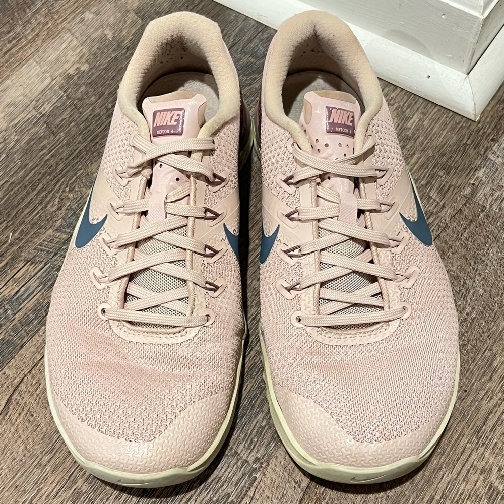 Nike Metcon 4 Pink and Blue CrossFit Training Weightlifting Athletic Sneakers